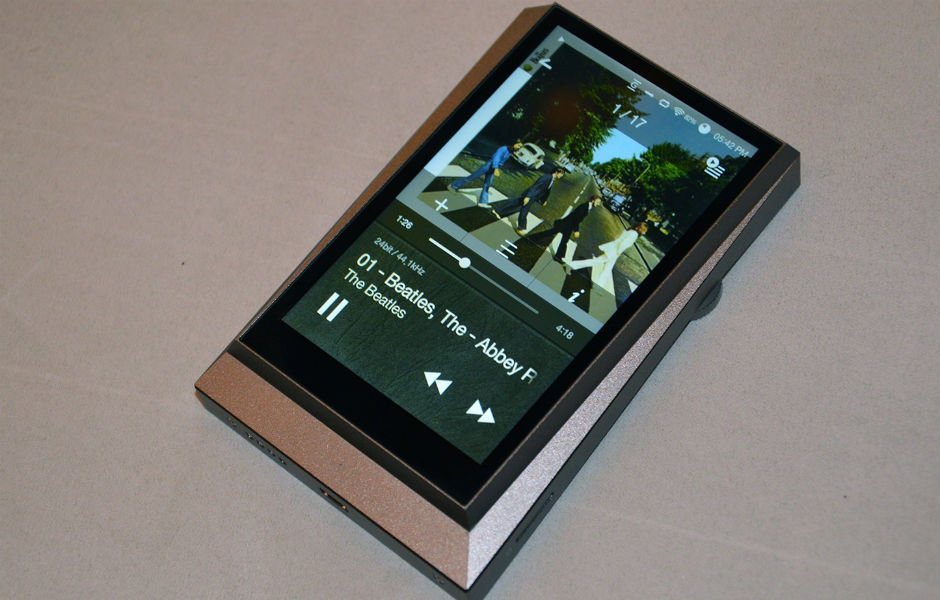 Hi-fi corner: Astell&Kern gets smooth with the new AK320 hi-res