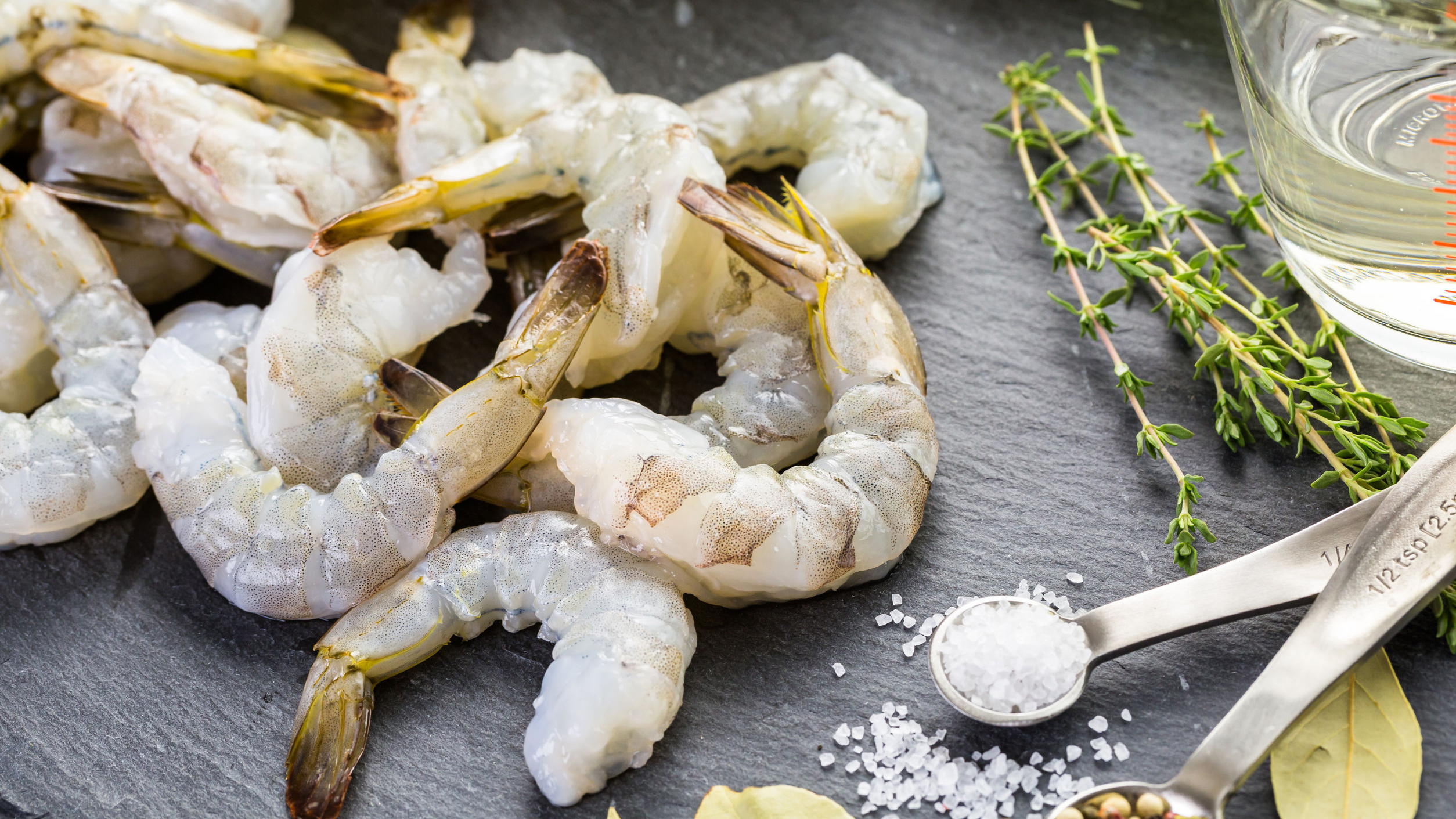How To Make a Crowd-Pleasing Shrimp Scampi - The Manual