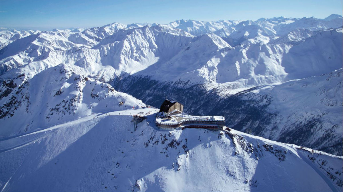 High Altitude Hotels Best Resorts For Ski Junkies And Snow Bunnies   Resort 1 