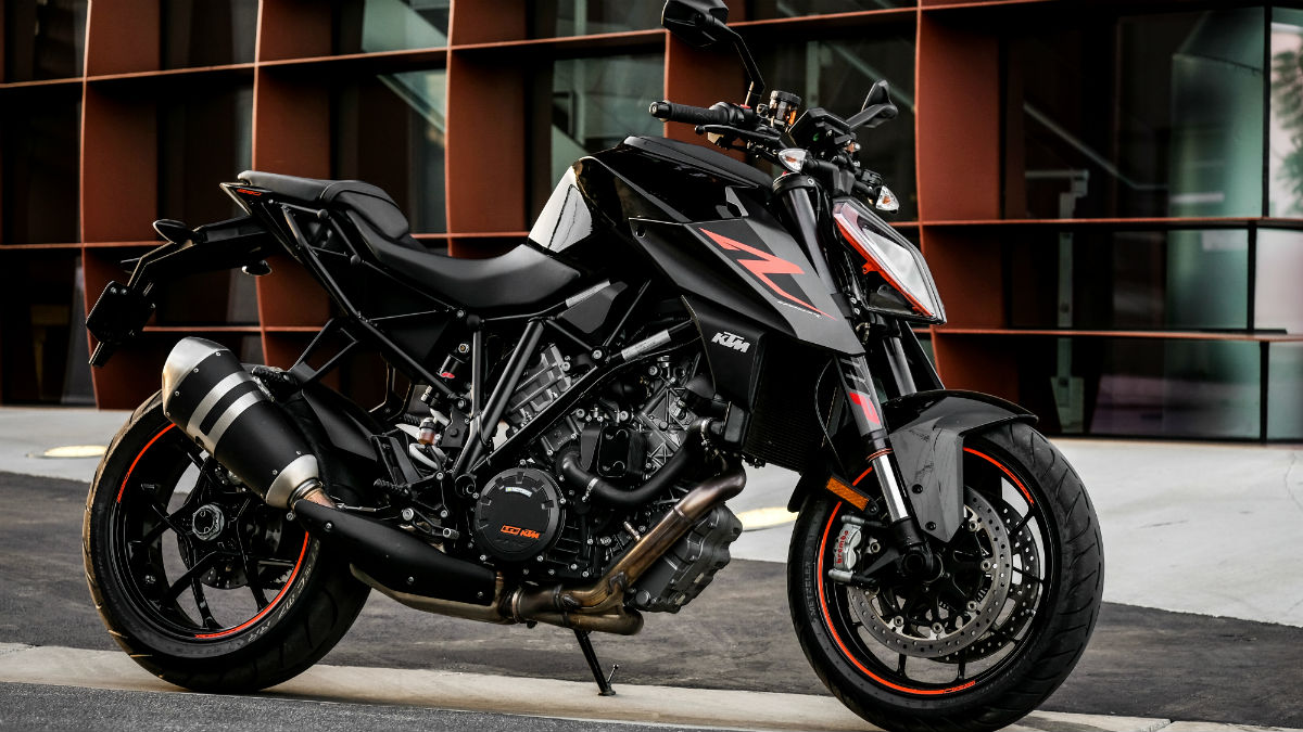 KTM 1290 Super Duke R Motorcycle Review: Unleashing the Power - The Manual