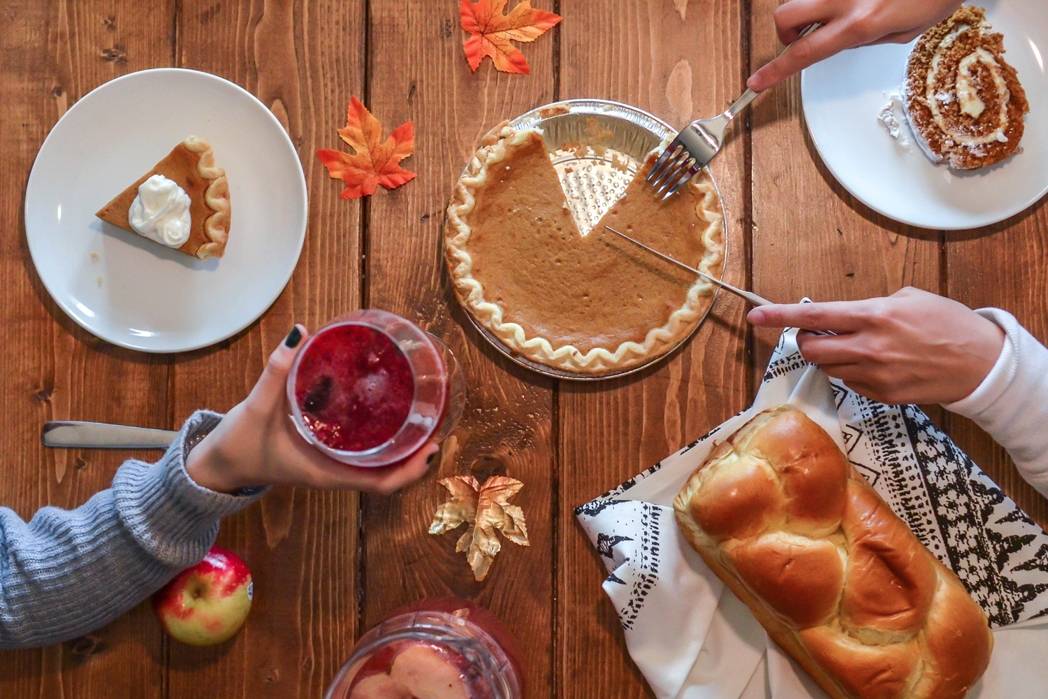 Friendsgiving Has Become Just as Fraught as Thanksgiving - The New