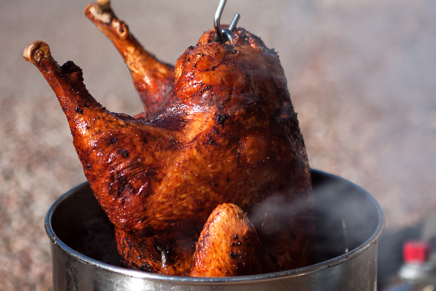 https://www.themanual.com/wp-content/uploads/sites/9/2018/11/how-to-deep-fry-a-turkey-feature.jpg?p=1