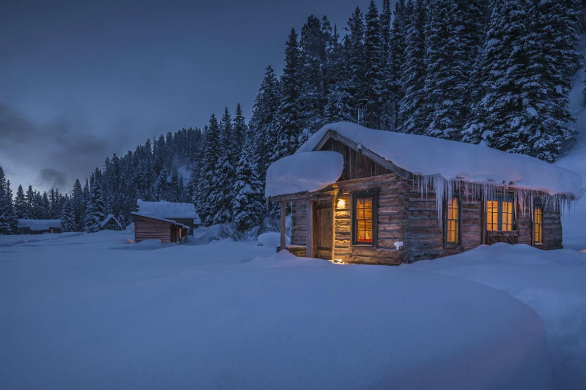 8 Cozy Cabin Rentals You Wish You Could Escape To This Winter - The Manual