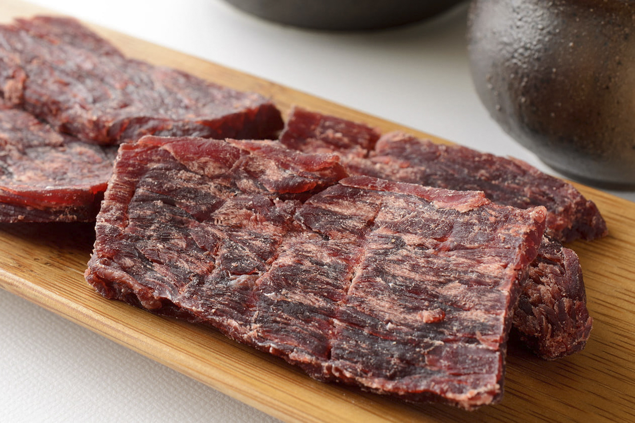 3 Easy Dehydrator Jerky Recipes for Summer Hikes and Car Trips