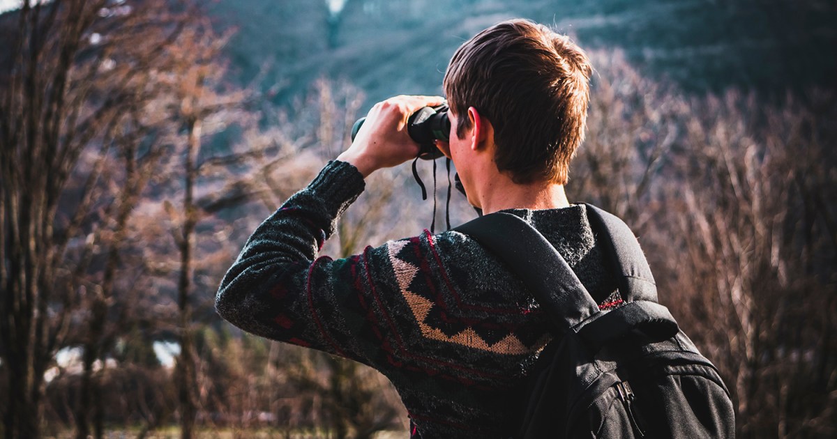 7 Best Binoculars Under $200 In 2023 (Compact, Birding & Hunting)