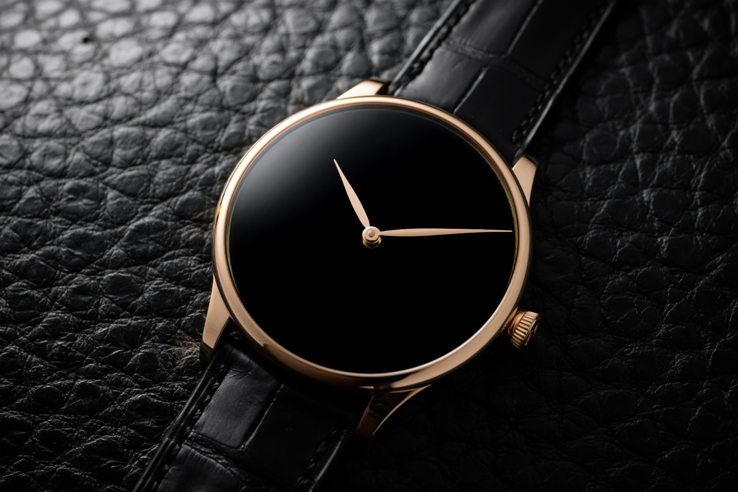 H. Moser & Cie Now Offers Its Popular Streamliner Model in 39mm – Robb  Report