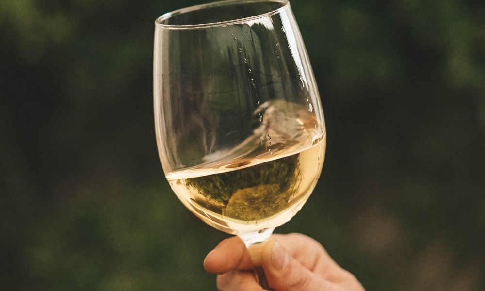 White wine glass tip