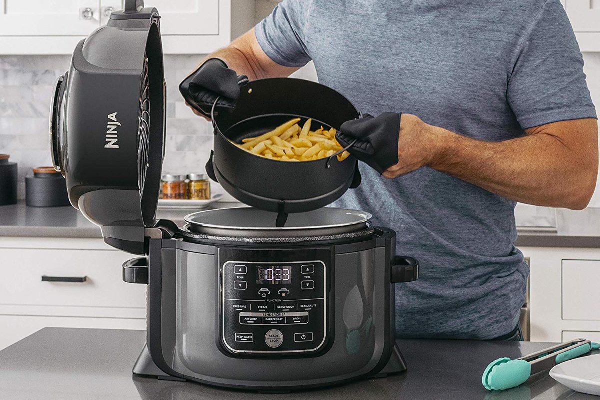 Make your holiday cooking easier with this large air fryer at its smallest  price yet - CNET