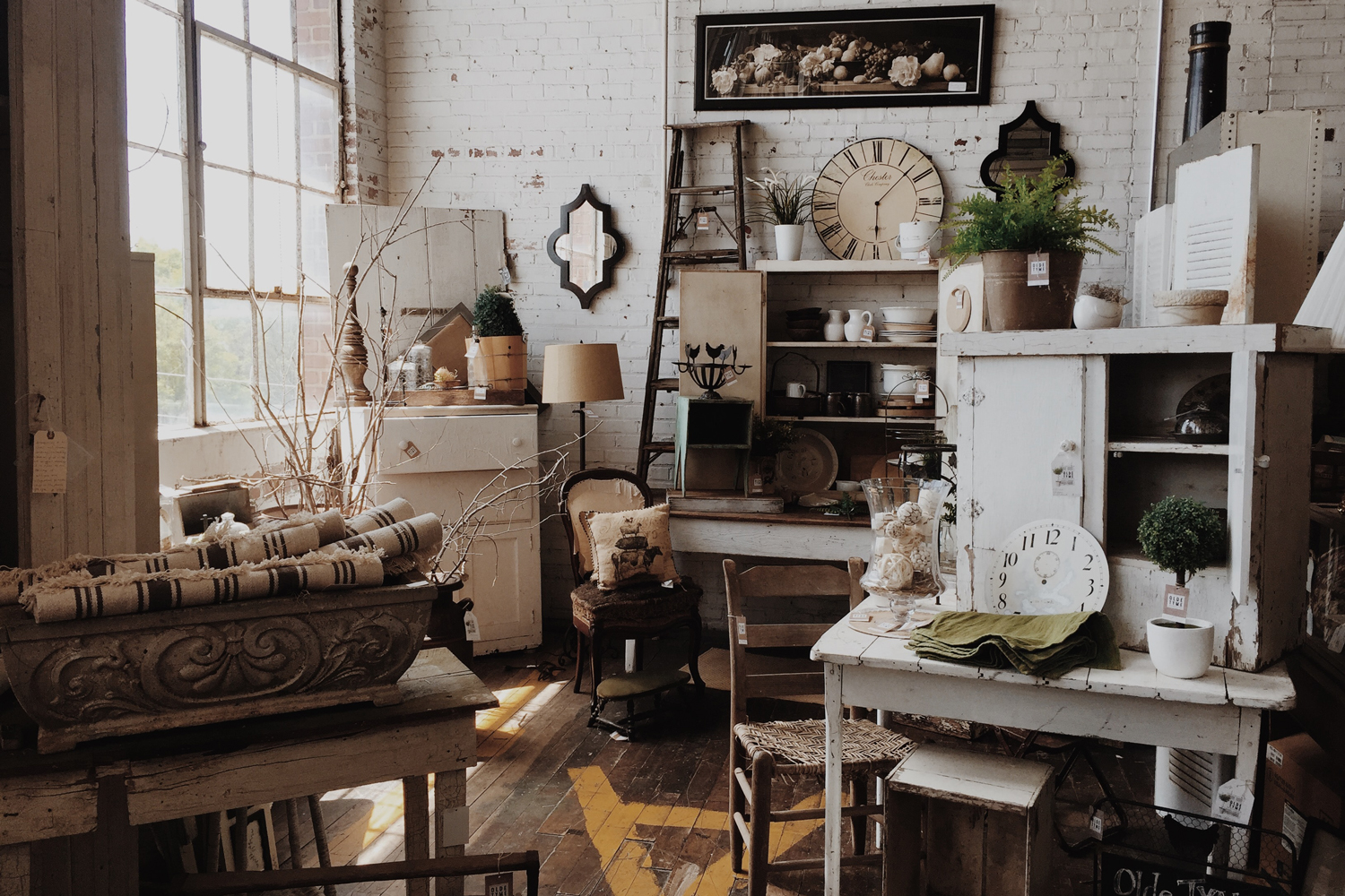 A Beginner's Guide To Successful Antiquing - The Manual