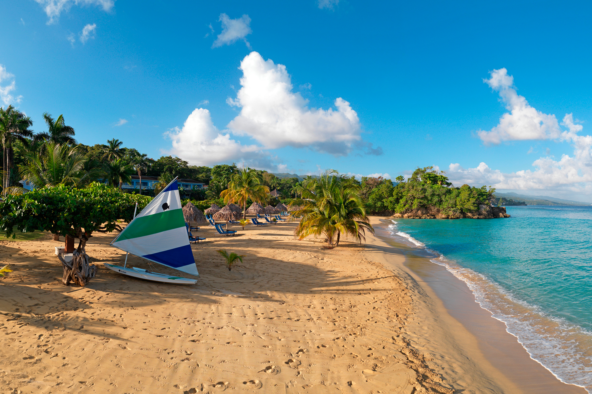 A Peek Inside the History of Jamaica Inn, a Family-Owned Hotel in the ...