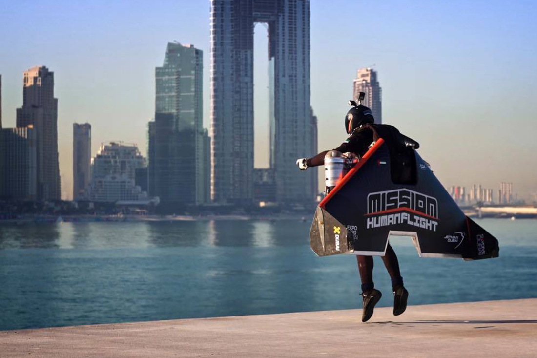 Flying over Dubai -- and other places -- with jetpacks