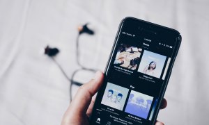 how to discover new music person streaming on phone