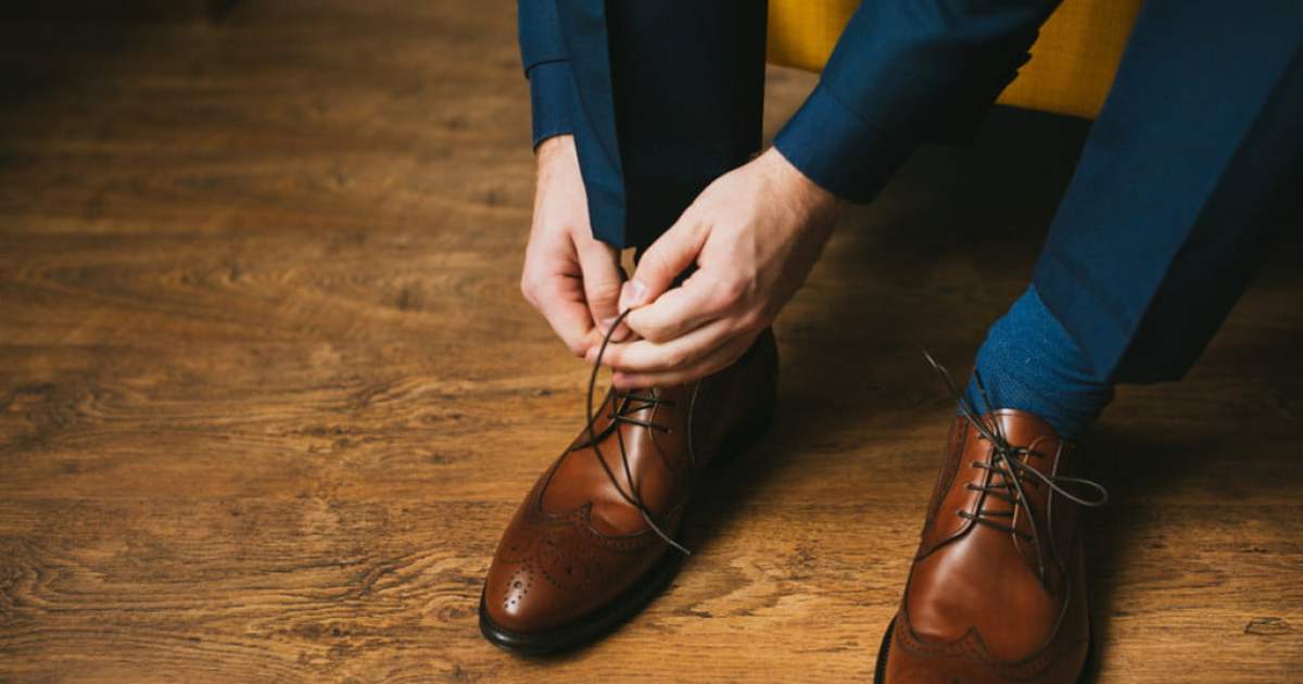 best dress shoes with navy suit