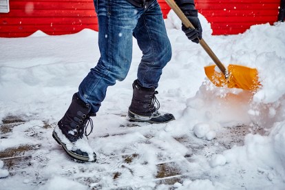 The 9 Best Snow Shovels for Easier Snow Removal - The Manual