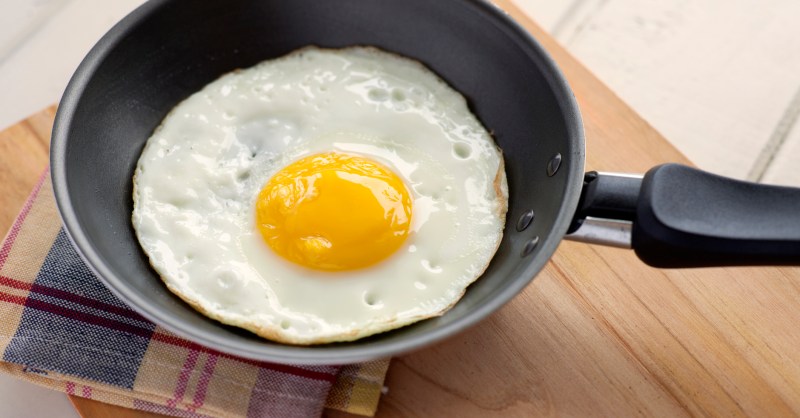 Our Favorite Pan Makes Sure No Egg Is Left Behind, and It's Nearly 30% Off