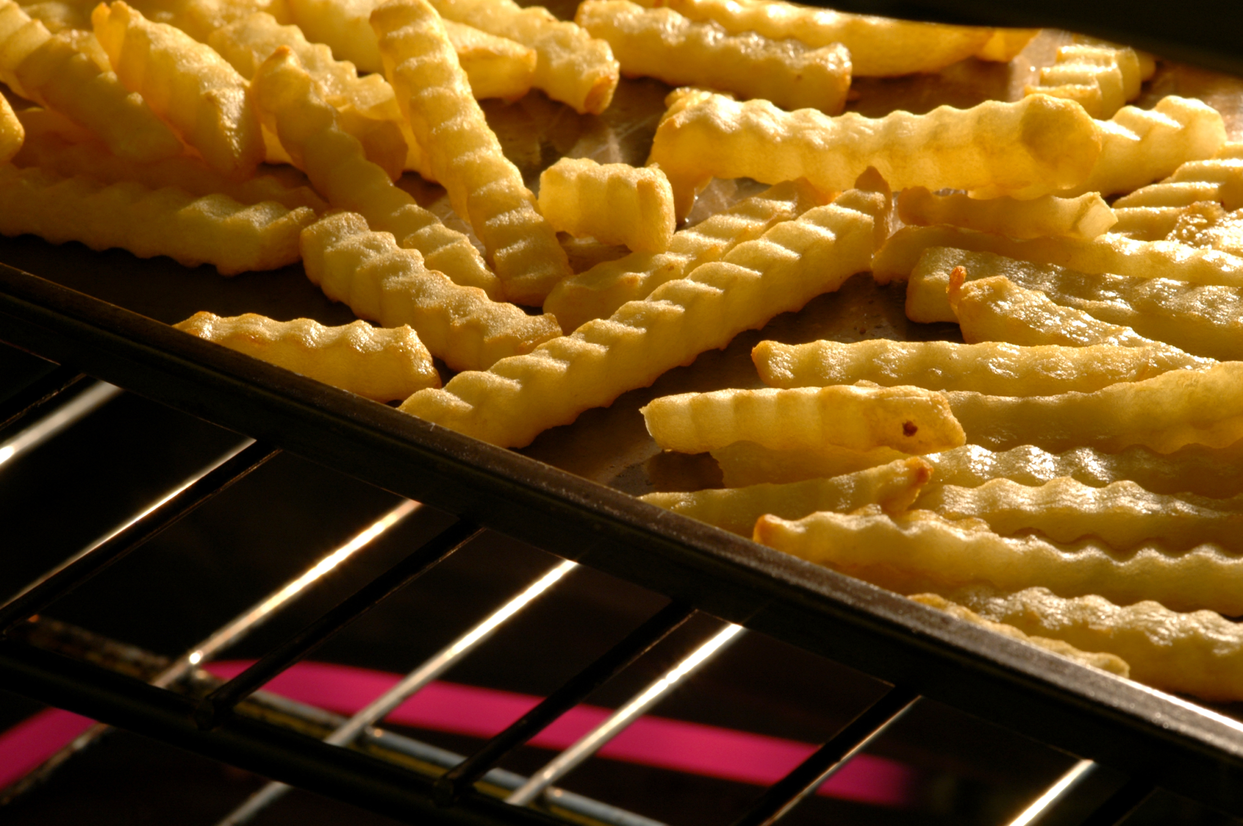 How To Reheat Fries To Savor The Flavor And Crispiness - The Manual