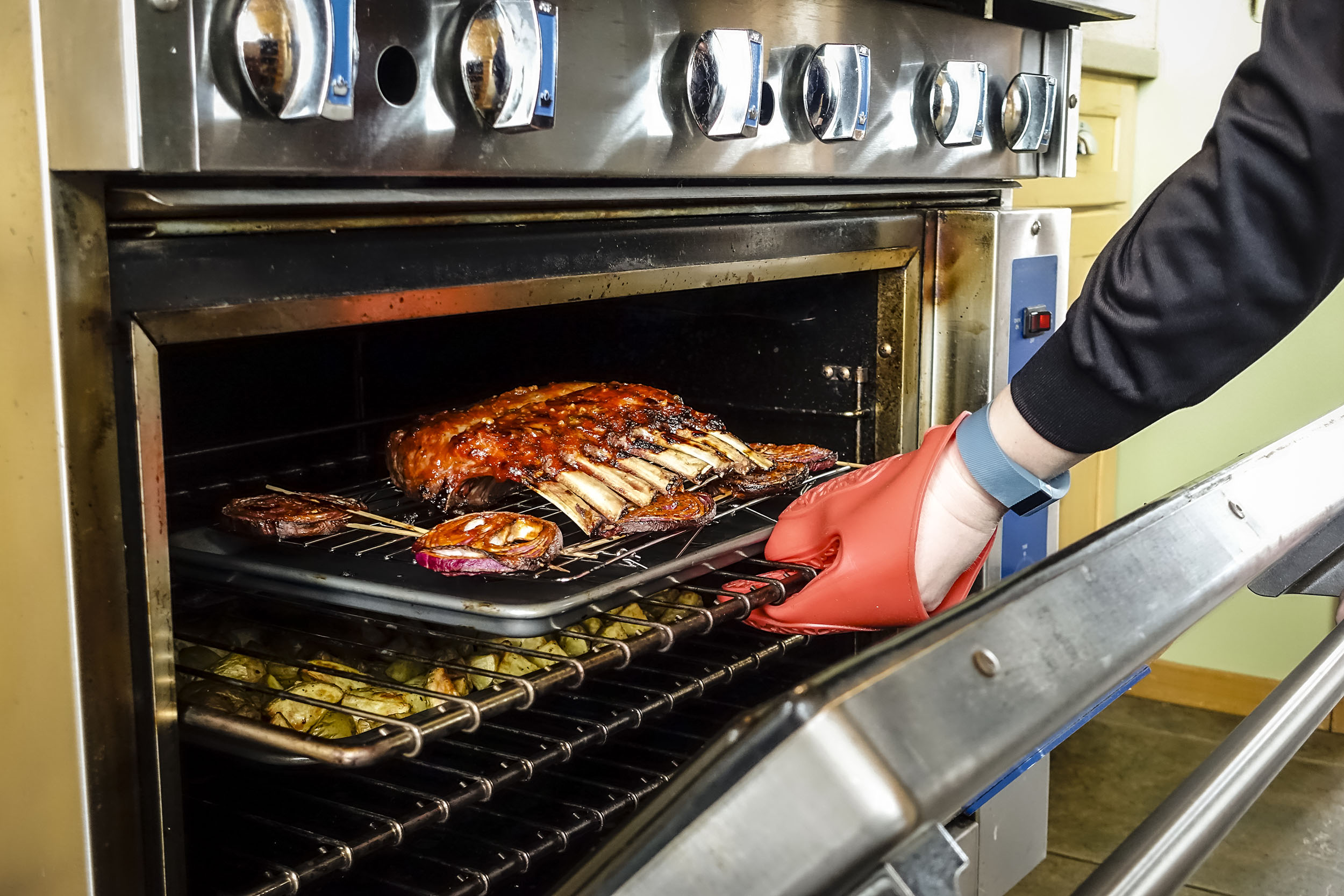 How to Reheat Ribs in the Oven to Perfection The Manual