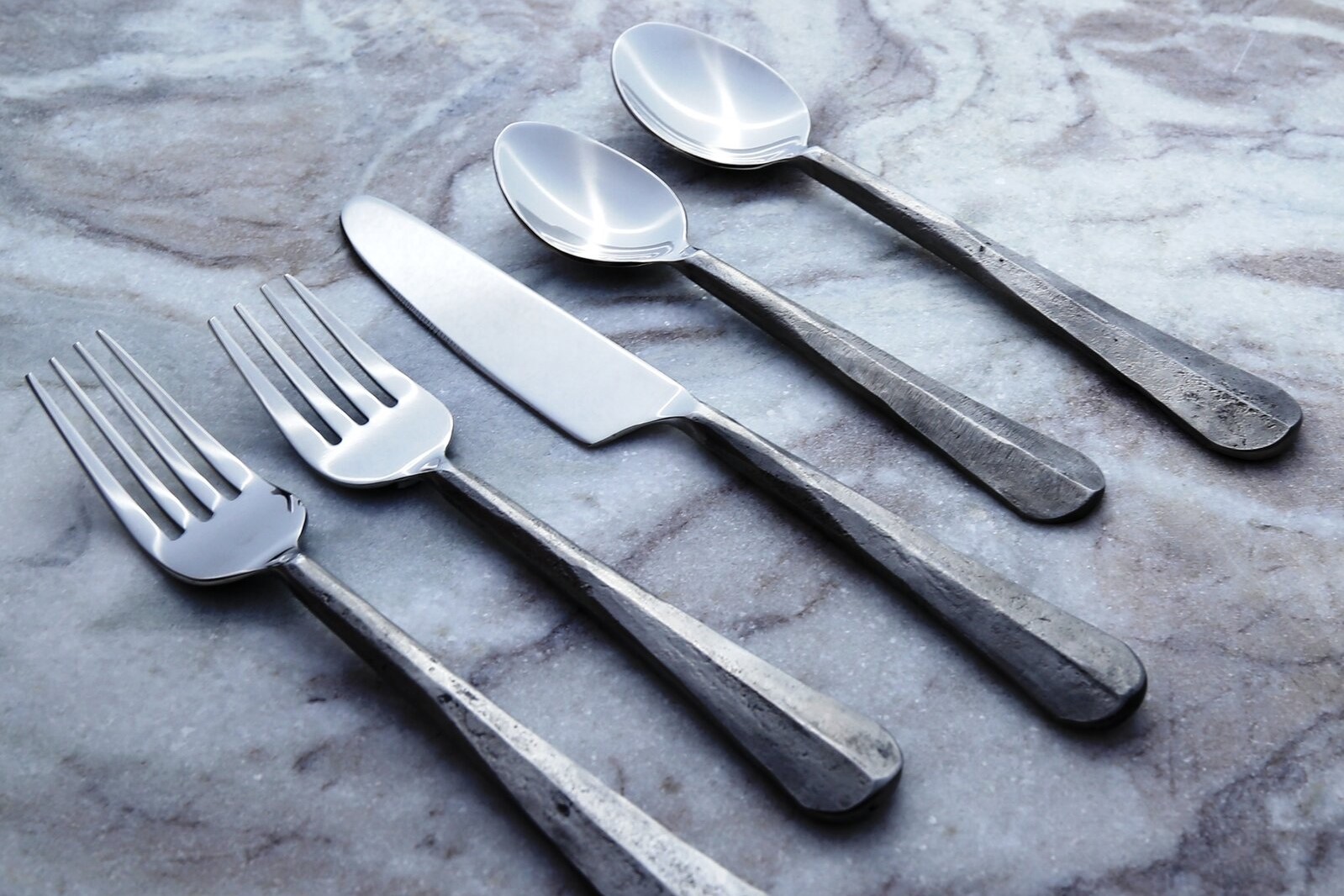 Essential Chrome 5pc Flatware Set