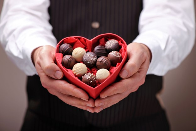 https://www.themanual.com/wp-content/uploads/sites/9/2021/02/the-11-best-valentines-day-chocolates-to-buy-online-right-now.jpg?resize=625%2C417&p=1