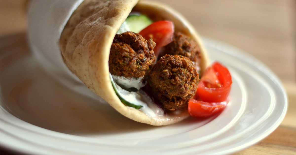 How To Make Falafel for a Deep-Fried-Delicious Vegan Dish - The Manual