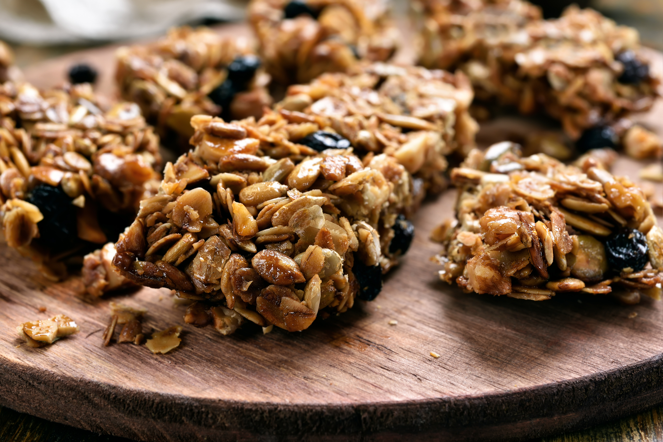 This Is How To Choose The Healthiest Snack Bars The Manual