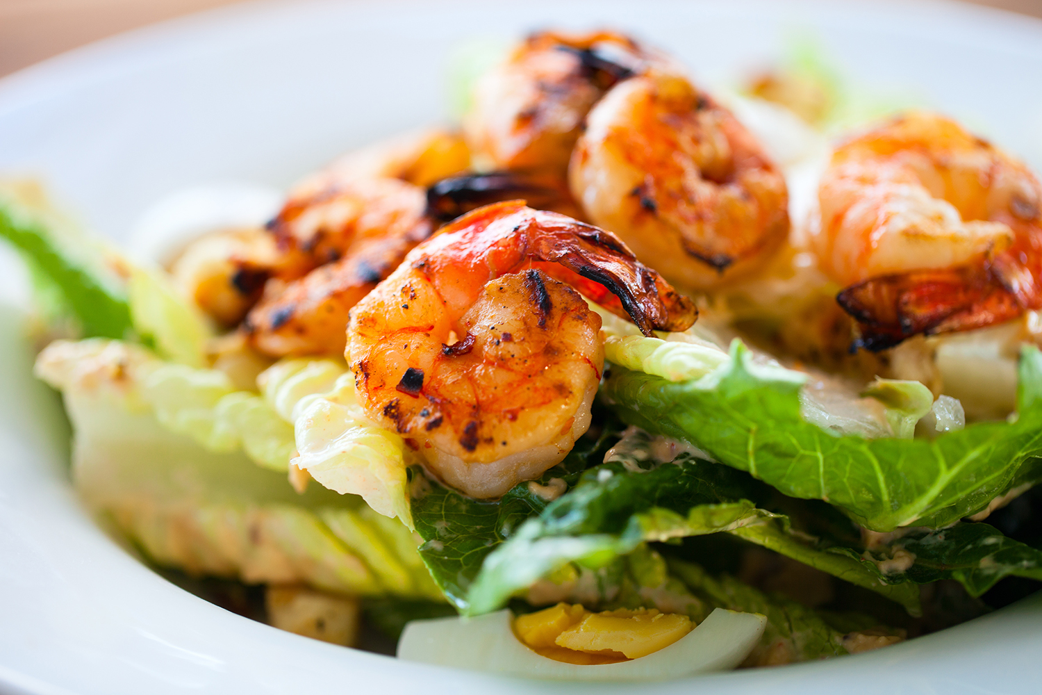 https://www.themanual.com/wp-content/uploads/sites/9/2021/04/1-shrimp-salad.jpg?fit=1500%2C1000&p=1