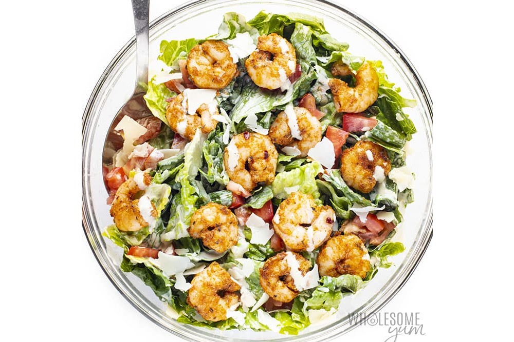 https://www.themanual.com/wp-content/uploads/sites/9/2021/04/cajun-shrimp-caesar-salad-2.jpg?fit=800%2C800&p=1