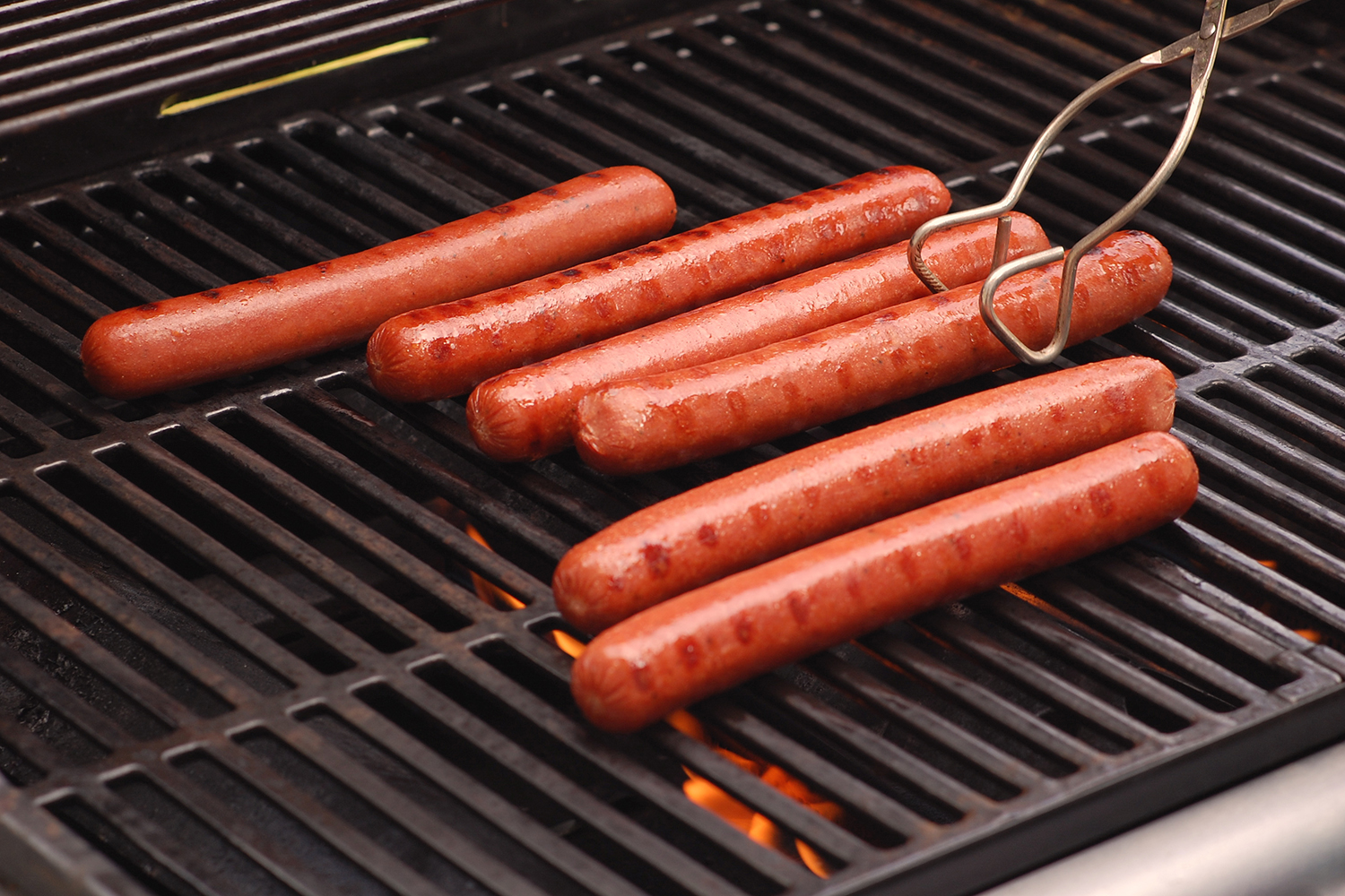 How to Cook or Grill a Hot Dog Perfectly Every Time The Manual