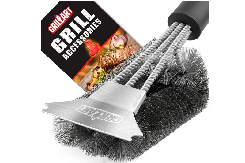 https://www.themanual.com/wp-content/uploads/sites/9/2021/05/grill-brush.jpg?fit=800%2C800&p=1