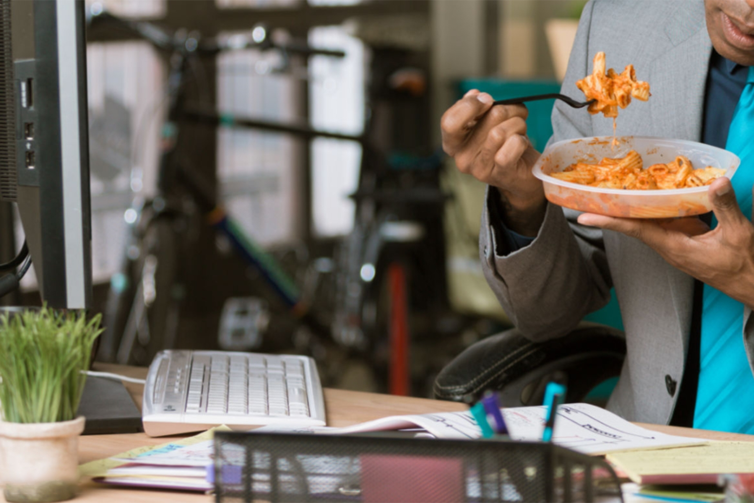 How to reheat pasta so that the leftovers taste just as good - The Manual