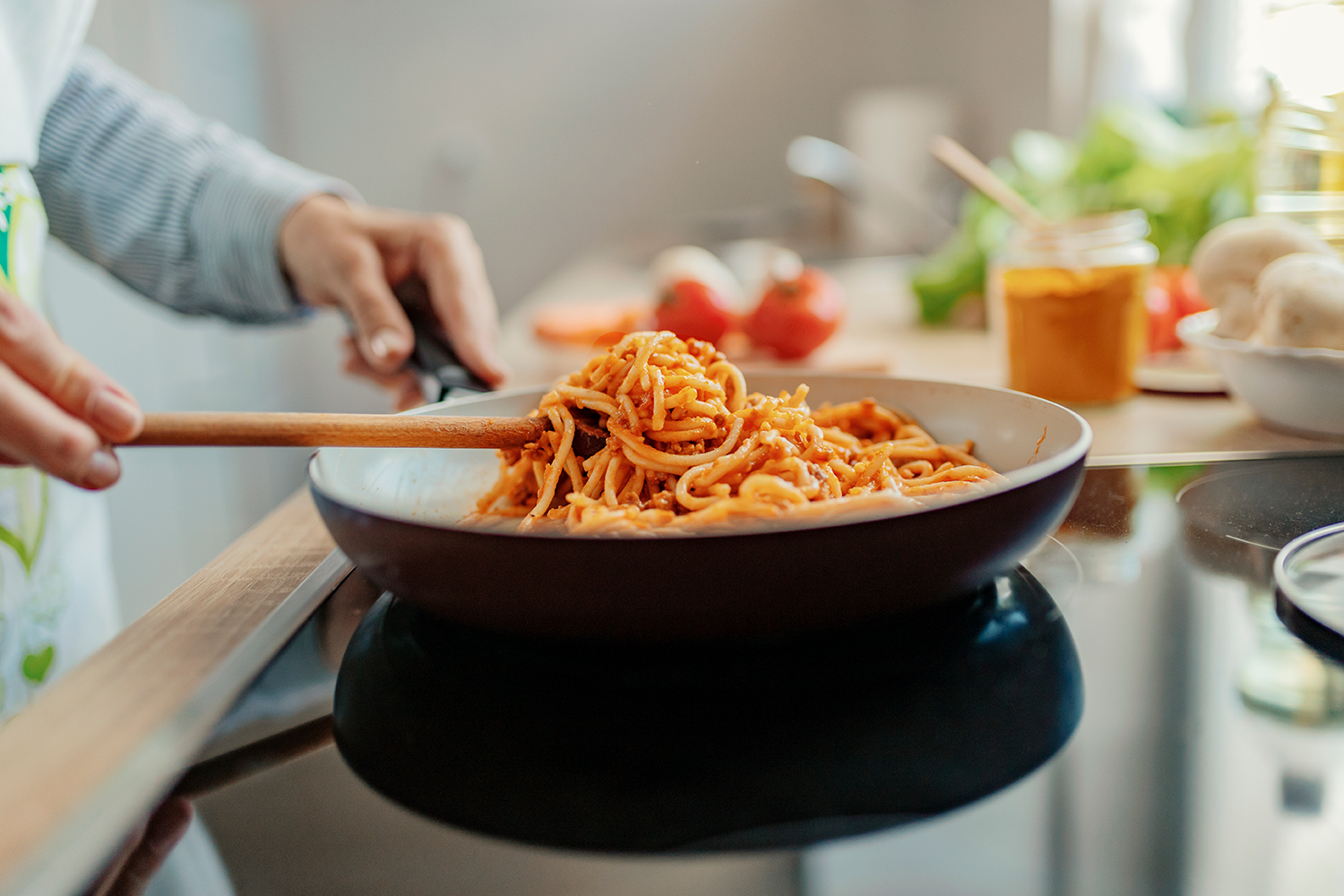 How To Reheat Pasta So That The Leftovers Taste Just As Good - The Manual