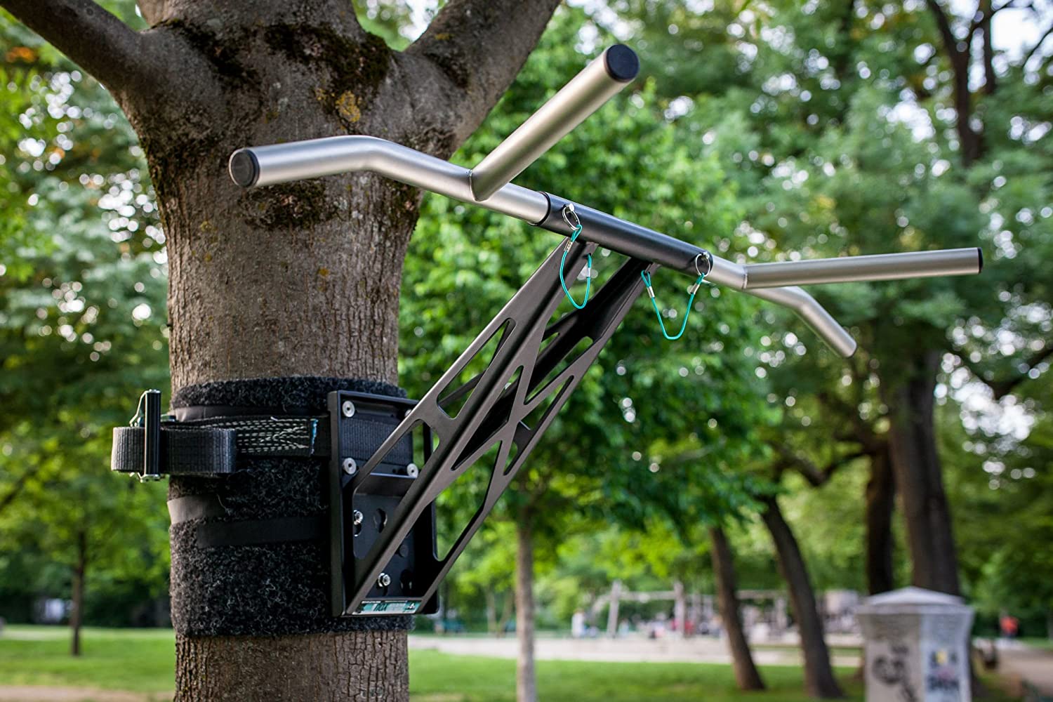 Portable chin up and dip online bar