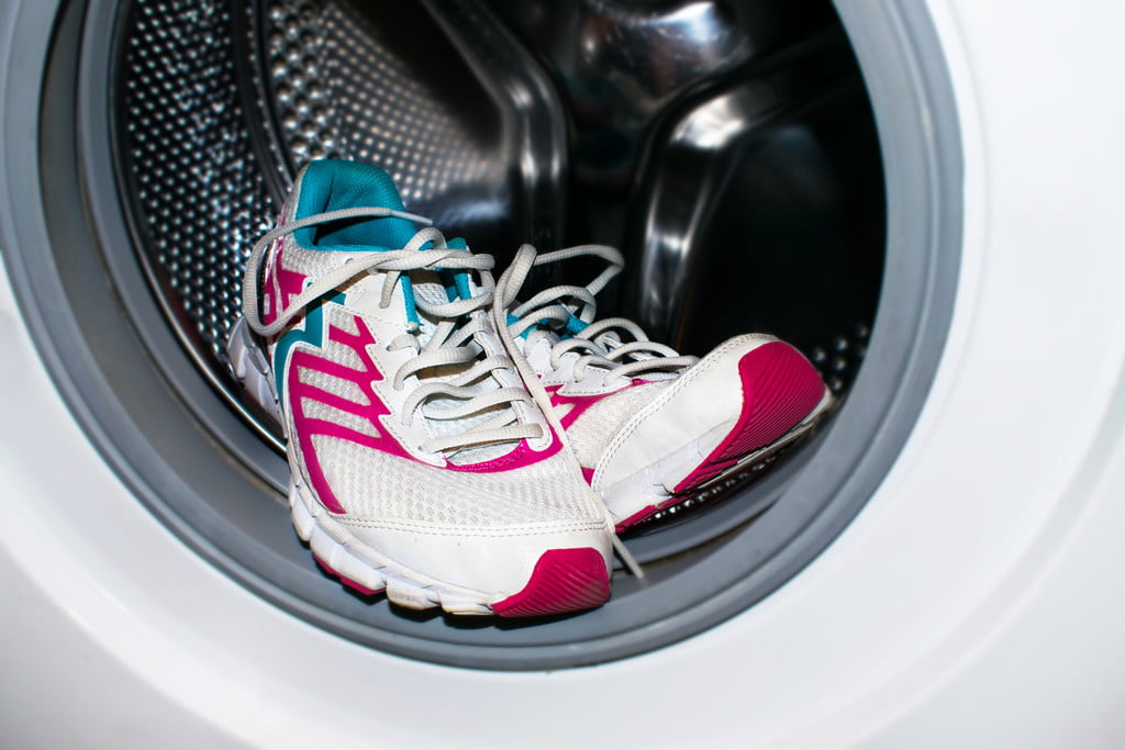 How to wash white shoes in the on sale washer