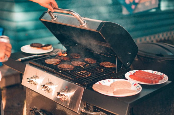 10 Best Gas Grills to Get Cooking With in 2022 The Manual