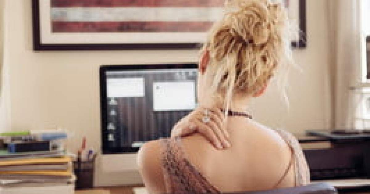 https://www.themanual.com/wp-content/uploads/sites/9/2021/07/woman-sitting-at-desk-needing-massage-r.jpg?resize=1200%2C630&p=1