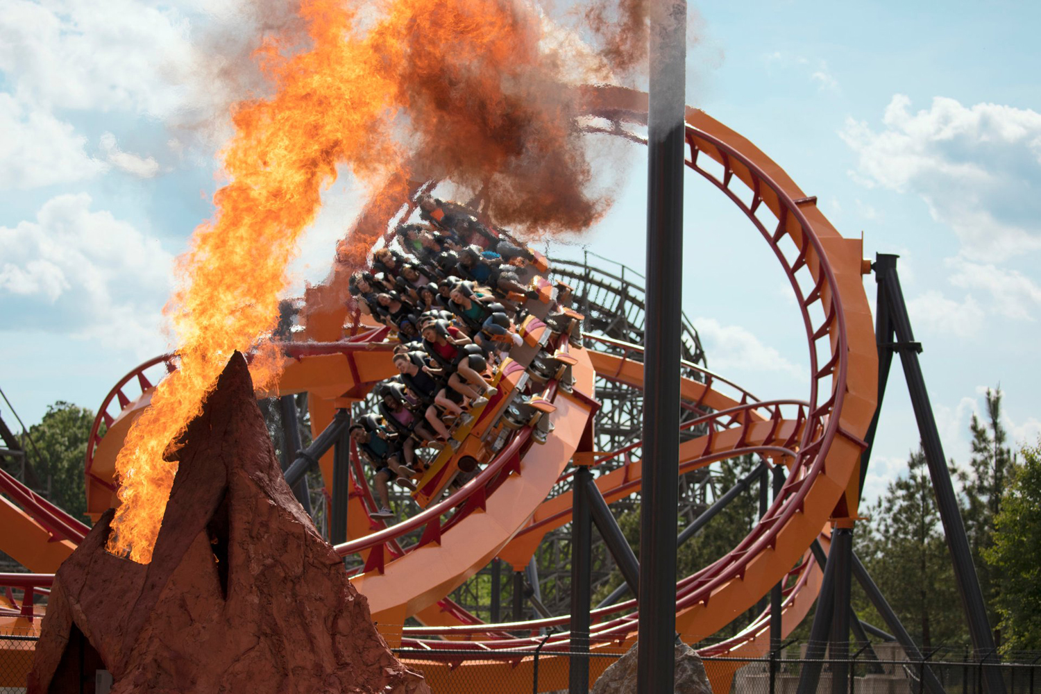 All 23 Six Flags theme parks in the U.S., ranked - The Manual