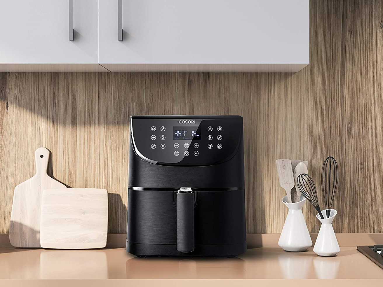 https://www.themanual.com/wp-content/uploads/sites/9/2021/09/cosori-air-fryer-max-xl-modern-kitchen.jpg?fit=800%2C800&p=1