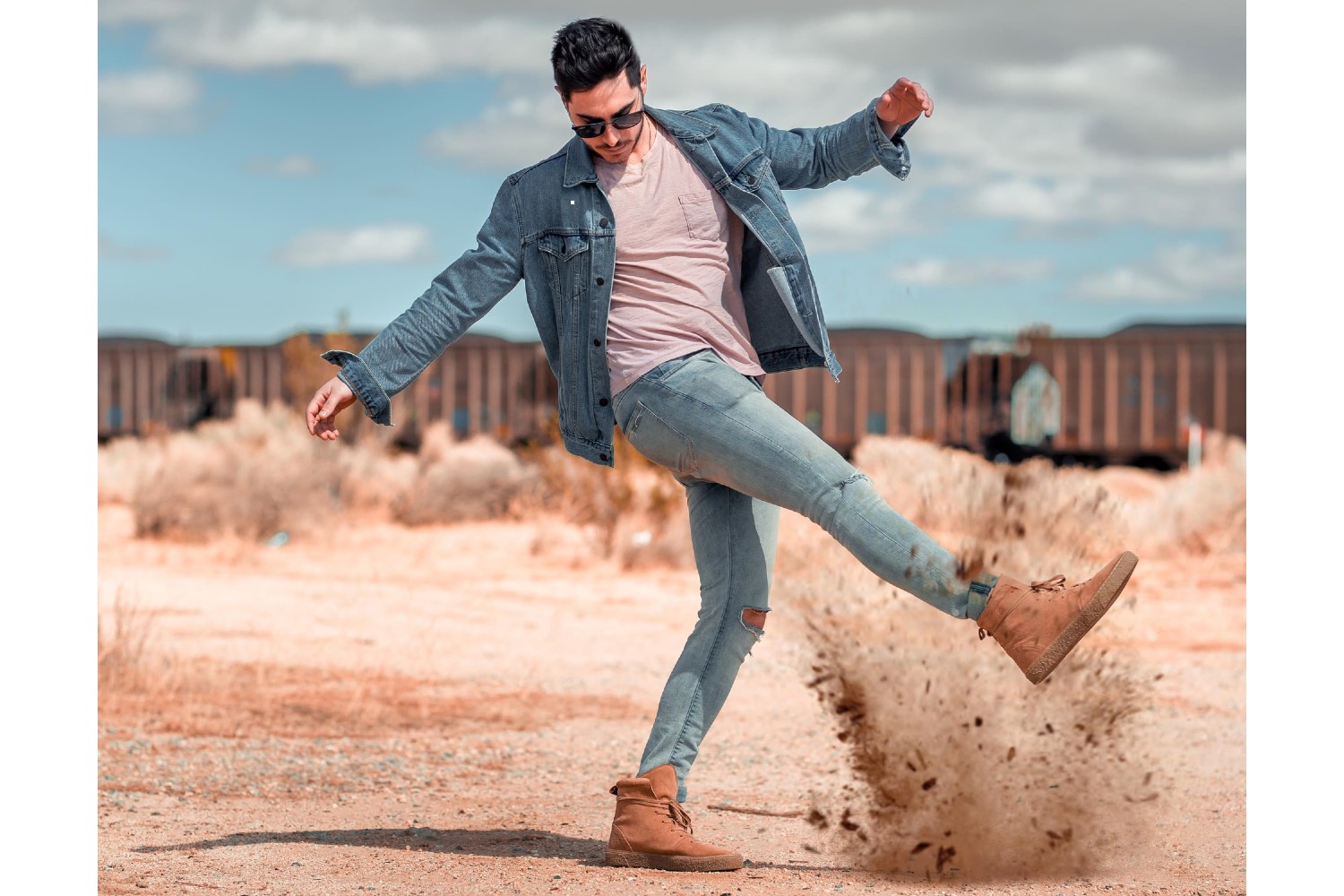 Blue Jeans with Cowboy Boots Relaxed Outfits For Men (5 ideas