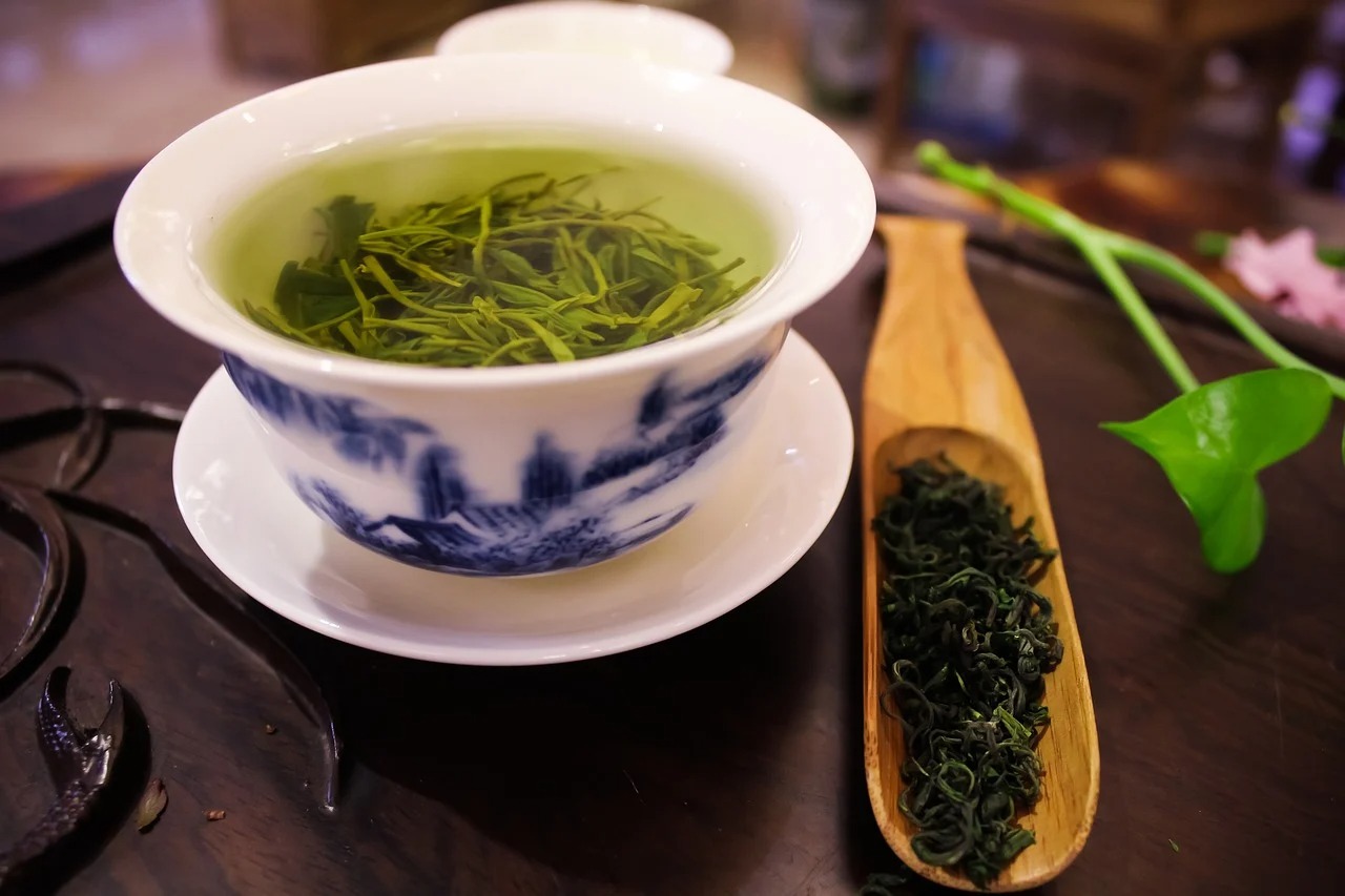 Green Tea with Fresh Tea Leaves.