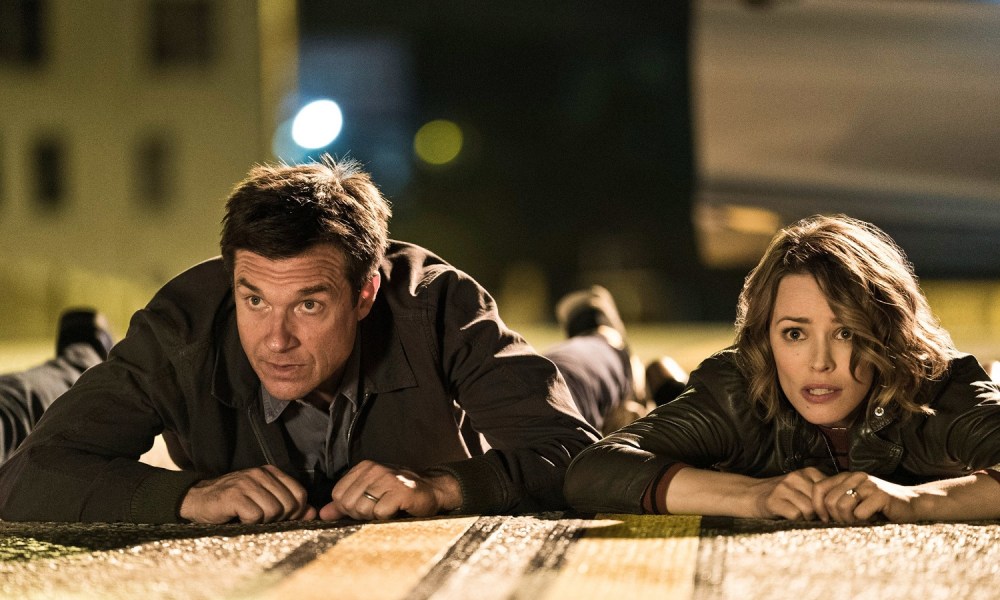 Jason Bateman and Rachel McAdams in Game Night.