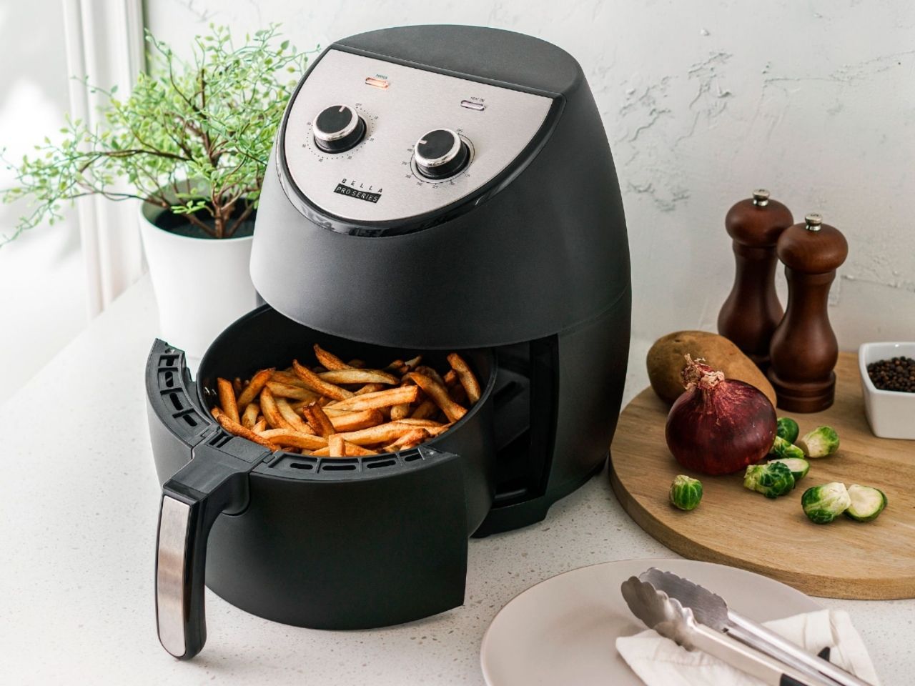 Find Out Why 49,000  Shoppers Love This Cheap Air Fryer - The Manual