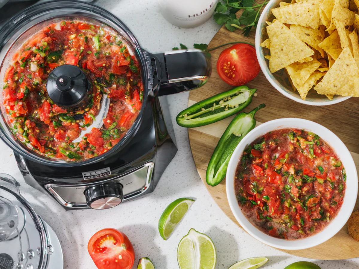 Bella Pro Series 8-cup food processor making salsa.