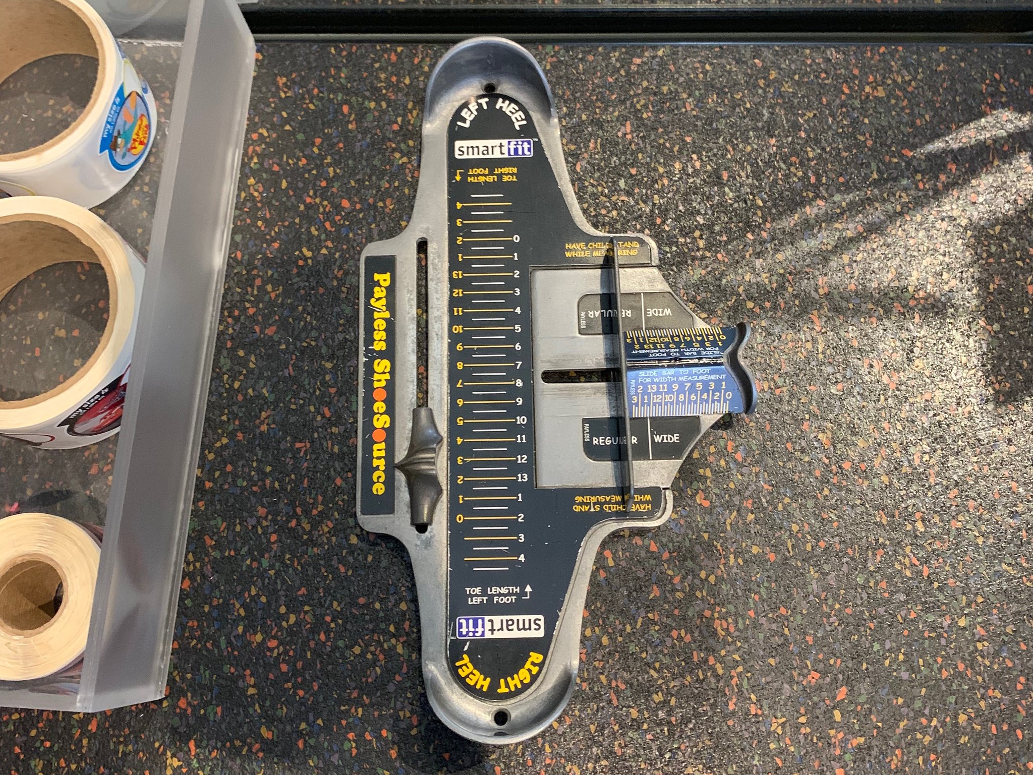 Brannock device for measuring feet