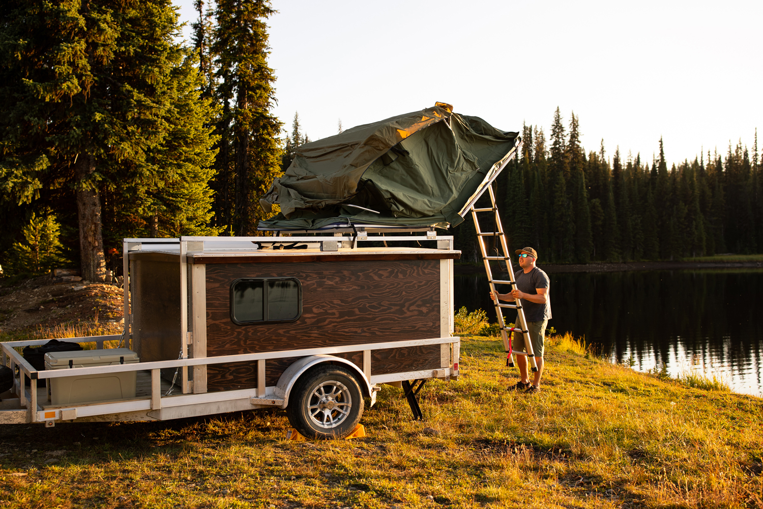 Roof top tent outlet on trailer