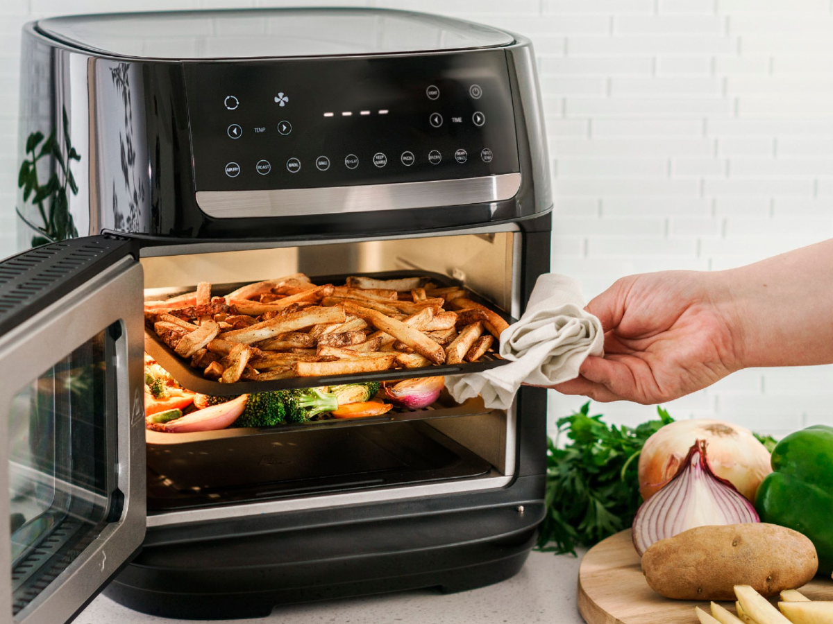 This Air Fryer Oven Is $90 Off Today at Best Buy - The Manual