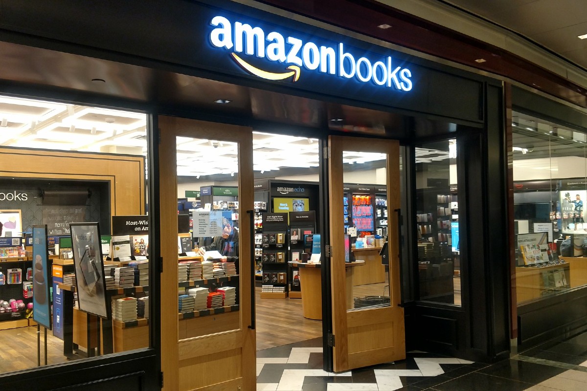 Amazon’s Brick And Mortar Bookstore Initiative Slams Shut - The Manual