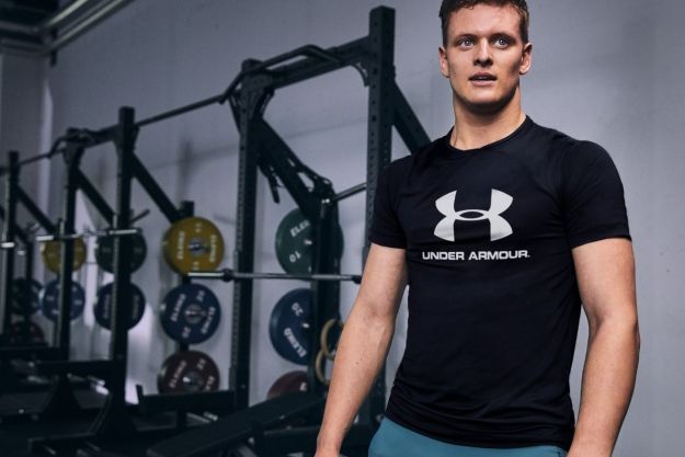 https://www.themanual.com/wp-content/uploads/sites/9/2022/03/under-armour-shirt.jpg?resize=625%2C417&p=1