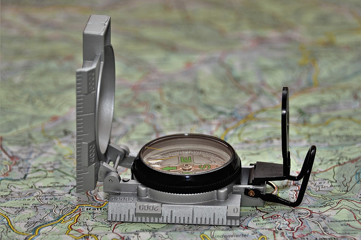 Bearing compass navigation