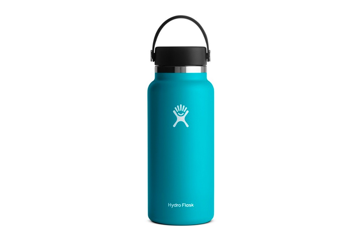 https://www.themanual.com/wp-content/uploads/sites/9/2022/05/Hydro-Flask-Wide-Mouth-Vacuum-Water-Bottle-32-fl.-oz..jpg?fit=800%2C533&p=1