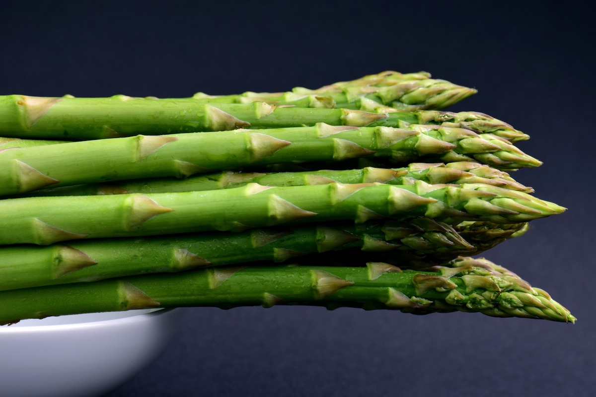 Fresh asparagus spears.